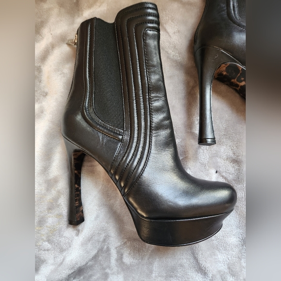 NWOT Guess Woman's Heeled Boots 👢Size 7.5M - Picture 4 of 7